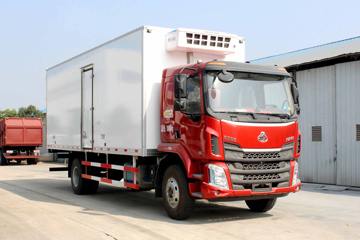 东风柳汽 新乘龙M3 200马力 4X2 7.5米冷藏车(9T后桥)(LZ5182XLCM3AB)