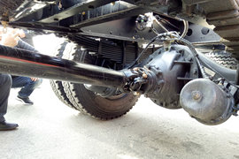 特商底盘&nbsp;随车吊底盘图片