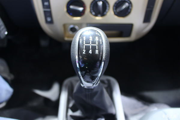 让利高达2000元优惠 东风途逸T5载货车 到店优惠更大