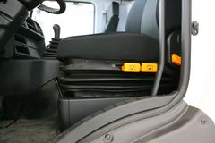 广汽日野 700系列重卡 350马力 4X2 牵引车(YC4180SH2PE)