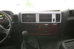 广汽日野 700系列重卡 380马力 6X4 牵引车(YC4250SS10PK)