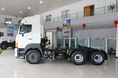 广汽日野 700系列重卡 380马力 6X4 牵引车(YC4250SS10PK)