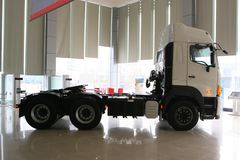 广汽日野 700系列重卡 380马力 6X4 牵引车(YC4250SS10PK)