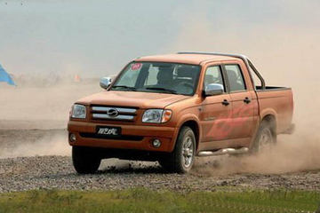 中兴 威虎F1 基本型 2010款 两驱 2.2L汽油 双排皮卡