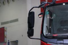 东风柳汽 乘龙L3 160马力 4X2 6.75米排半栏板载货车底盘(LZ1121M3AB)