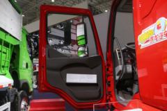 东风柳汽 乘龙L3 160马力 4X2 6.75米排半栏板载货车底盘(LZ1121M3AB)