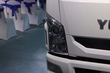 Ծ�� ��ԽC300-VM 125���� 4X2 4����س�ͼƬ