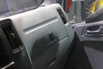 Ծ�� ��ԽC300-VM 125���� 4X2 4����س�ͼƬ
