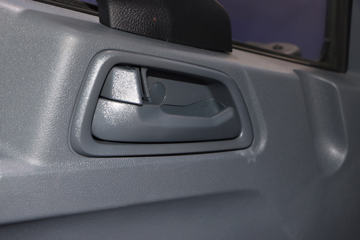 Ծ�� ��ԽC300-VM 125���� 4X2 4����س�ͼƬ