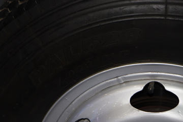 Ծ�� ��ԽC300-VM 125���� 4X2 4����س�ͼƬ