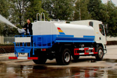 东风柳汽 新乘龙M3 180马力 4X2 洒水车(程力威牌)(CLW5180GSSL5)