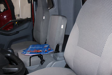 һ����� J6L 220���� 4X2���˳�����(CA5160XXYP62K1L7E5)ͼƬ