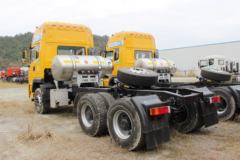 东风 特商重卡 380马力 6X4 LNG牵引车(DFE4250VFN)