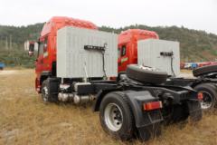 东风 特商重卡 336马力 4X2 LNG牵引车(EQ4180VFN)