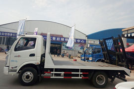 奥驰D系&nbsp;平板运输车外观图片