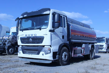 中国重汽 HOWO T5G 210马力 4X2 运油车(醒狮牌)(SLS5160GYYZ5)