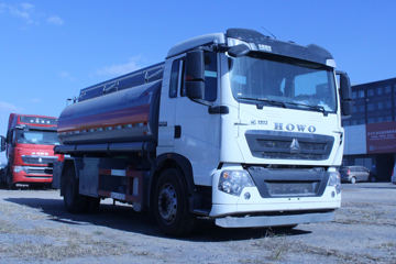 重汽豪沃(HOWO)底盘&nbsp;油罐车外观图片