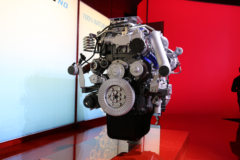 菲亚特C13 460马力 12.9L 国六 天然气发动机