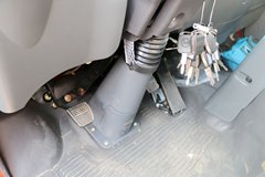 凯马 凯捷M3 95马力 3.83米排半栏板轻卡(KMC1042A33P5)