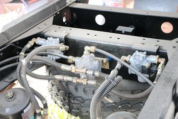 ���� GK8������ 95���� 4X2 4.2����ж��ͼƬ