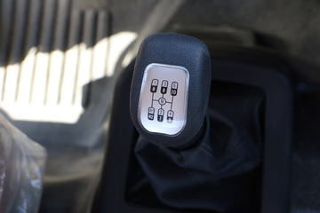 �й�����HOWO G5X�п� 210���� 6.75�������ػ�������(ZZ1187G521DE1)ͼƬ