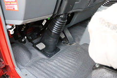 中国重汽HOWO 悍将 129马力 4X2 4.15米自卸车(万里扬5挡)(ZZ3047G3415E143)