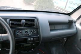 K22&nbsp;载货车驾驶室                                               图片