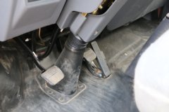 福田 奥铃TX 110马力 4.23米单排栏板轻卡(气刹)(BJ1049V9JDA-A1)