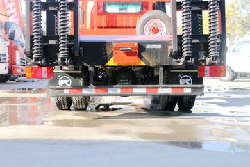 ���� ����M6 143���� 4X2 ƽ�����䳵(����)(KMC5046TPBA33D5)ͼƬ