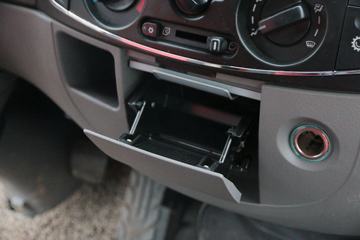 ���� ����F7 95���� 4X2 4.2����ж��(��90˫��)(����)ͼƬ
