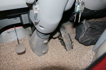 ���� ����F7 95���� 4X2 4.2����ж��(��90˫��)(����)ͼƬ