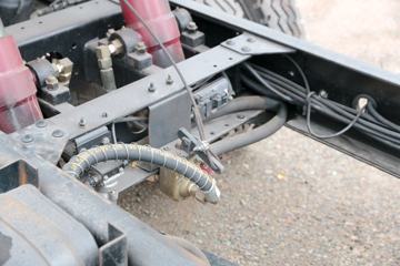 ���� ����F7 95���� 4X2 4.2����ж��(��90˫��)(����)(EQ3080S3GDF)ͼƬ