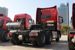 中国重汽 HOWO T7H重卡 B版 440马力 6X4牵引车(ZZ4257V324HE1B) 中国重汽 HOWO T7H重卡 B版 440马力 6X4牵引车(ZZ4257V324HE1B)