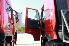 中国重汽 HOWO T7H重卡 B版 440马力 6X4牵引车(ZZ4257V324HE1B) 中国重汽 HOWO T7H重卡 B版 440马力 6X4牵引车(ZZ4257V324HE1B)