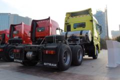 中国重汽 汕德卡SITRAK C7H重卡 430马力 6X4 LNG牵引车(ZZ4256V384HE1LB)