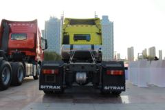 中国重汽 汕德卡SITRAK C7H重卡 430马力 6X4 LNG牵引车(ZZ4256V384HE1LB)