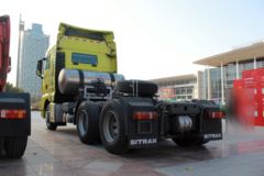 中国重汽 汕德卡SITRAK C7H重卡 430马力 6X4 LNG牵引车(ZZ4256V384HE1LB)