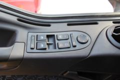 中国重汽 汕德卡SITRAK C7H重卡 430马力 6X4 LNG牵引车(ZZ4256V384HE1LB)