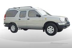 2011款郑州日产 NISSAN 标准型 2.4L汽油 四驱 双排厢式皮卡