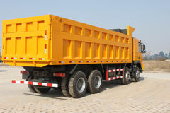 大运 300马力 8X4 8.2米自卸车(型号DYX3310)