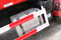 陕汽 德龙F2000重卡 310马力 6X4 5.8米自卸车(SX3255DN384C)