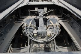 乘龙M5&nbsp;自卸车底盘                                                图片