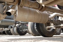 乘龙M5&nbsp;自卸车底盘                                                图片