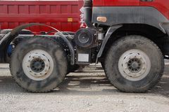 东风柳汽 霸龙507重卡 340马力 8X4 8.2米自卸车(LZ3310QEFT)