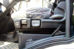 依维柯 Eurocargo系列重卡 251马力 单排载货车底盘(ML120E25)