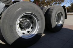 青岛解放 JH6重卡 500马力 6X4牵引车(CA4250P25K2T1E5A)