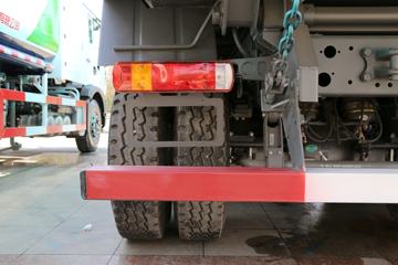 �й����� ˹̫��D7B�ؿ� 380���� 6X4 5.6��������ж��(ZZ5253ZLJN3841E1N)ͼƬ