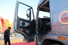 大运 N8V重卡 430马力 6X4牵引车