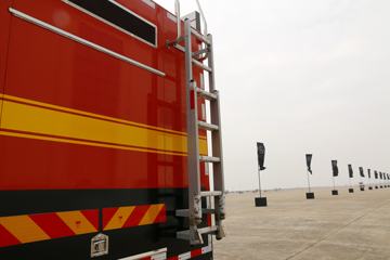 ���� ��Arocs�ؿ� 580���� 8X4������ר�õ���(�ͺ�4158)ͼƬ