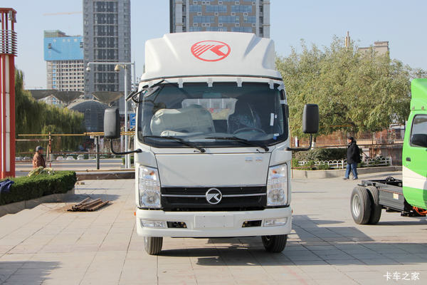 凯马 凯捷 4.5T 4.18米单排纯电动厢式轻卡(KMC5042XXYEVK33D)